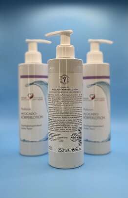 Sie sehen eine Packung Unifarco Avocado Körperlotion, Produktbild: 02 Unifarco Avocado Körperlotion, A-Nr.: 8005882 - 02
