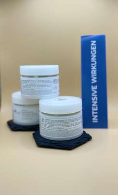 Unifarco Hyaluron Feuchtigkeitsspendene Creme Reichhaltige Textur, A-Nr.: 8012511 - 02