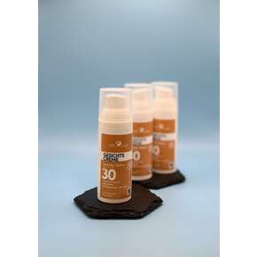 Sie sehen eine Packung Unifarco Sonne Ges. creme LSF30 L. T., Produktbild: 01 Unifarco Sonne Ges. creme LSF30 L. T., A-Nr.: 8012942 - 01