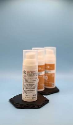 Unifarco Sonne Ges.creme LSF30 R.T., A-Nr.: 8011090 - 02