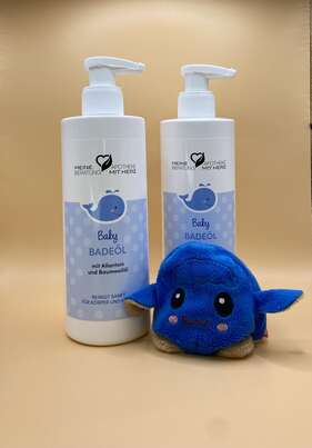 Sie sehen eine Packung Unifarco Baby Badeöl , Produktbild: 02 Unifarco Baby Badeöl , A-Nr.: 8014881 - 02