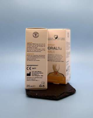 Sie sehen eine Packung Unifarco Oralflu Hals Spray 20ml, Produktbild: 03 Unifarco Oralflu Hals Spray 20ml, A-Nr.: 8012126 - 03
