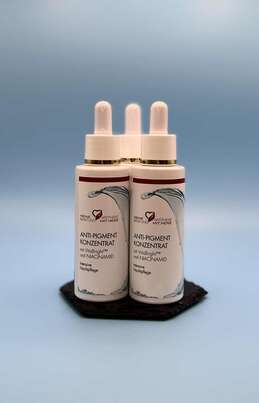 Sie sehen eine Packung Unifarco Antipigment Konzentrat 30ml, Produktbild: 01 Unifarco Antipigment Konzentrat 30ml, A-Nr.: 8012020 - 01