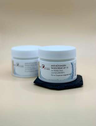 Sie sehen eine Packung Unifarco Anti Rötungen Creme Bioma 50ml, Produktbild: 01 Unifarco Anti Rötungen Creme Bioma 50ml, A-Nr.: 8024796 - 01