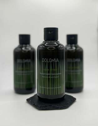 Sie sehen eine Packung Dolomia Feuchtigkeitsshampoo 200ml, Produktbild: 02 Dolomia Feuchtigkeitsshampoo 200ml, A-Nr.: 8024046 - 02