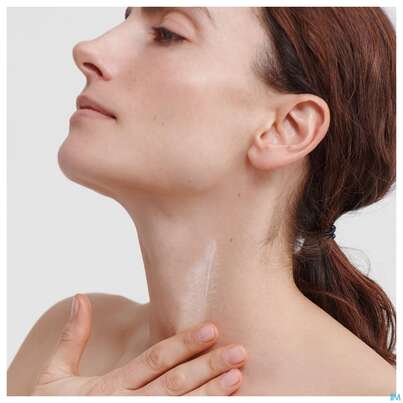 Sie sehen eine Packung Dr. Hauschka Regeneration Hals Und Dekolletécreme 40ml, Produktbild: 08 Dr. Hauschka Regeneration Hals Und Dekolletécreme 40ml, A-Nr.: 3791605 - 08