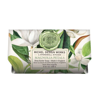 Sie sehen eine Packung Michel Design Works Badeseife Magnolia Petals, Produktbild: 01 Michel Design Works Badeseife Magnolia Petals, A-Nr.: 5863591 - 01